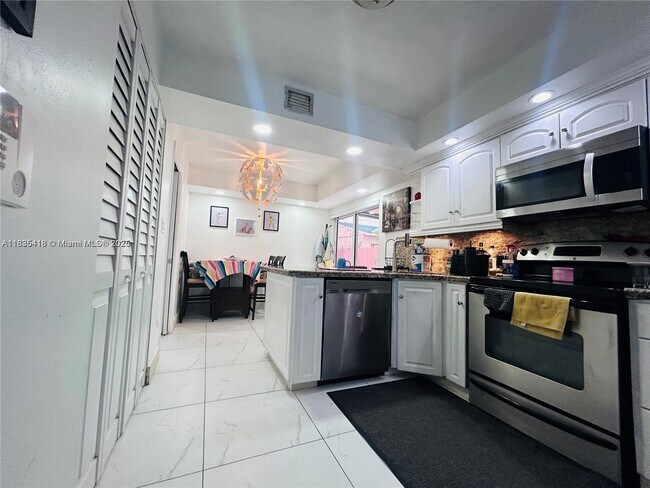 Building Photo - 8610 SW 156th Pl