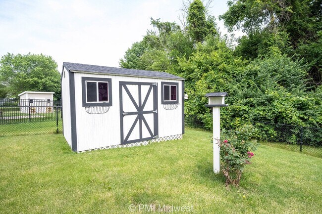 Building Photo - "Charming 3-Bed, 2-Bath Home with 1263 Sq Ft in Westfield's Serene Useppa Ct"