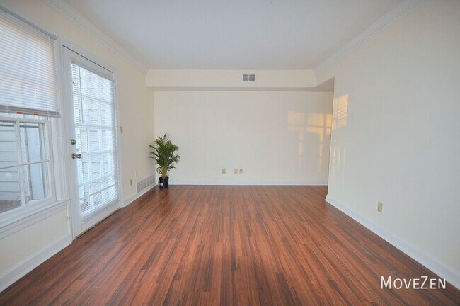 Building Photo - 2841 Tully Square