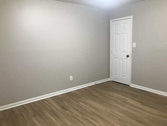 Building Photo - 2509 Green Oaks Ct SE