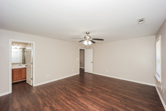 Building Photo - 54 Brookview Dr