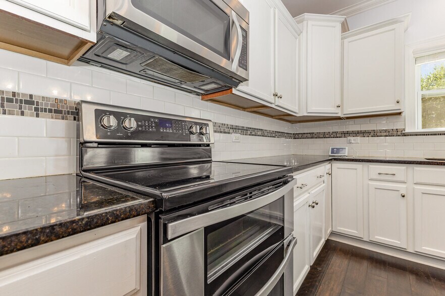 Building Photo - 1505 Yellow Daisy Dr
