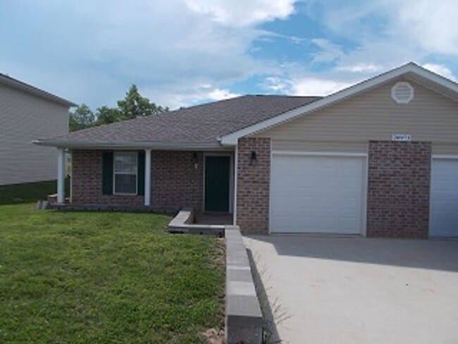 Cozy 2 Bedroom, 2 Bathroom Duplex! - Cozy 2 Bedroom,  2 Bathroom Duplex!