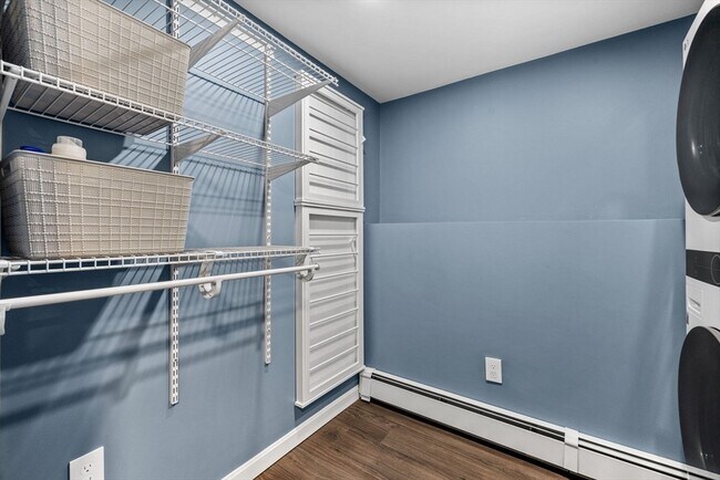 Building Photo - 193 Bonham Rd