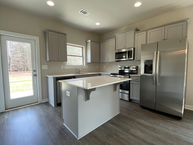 Building Photo - 130 Ridgeview Cir