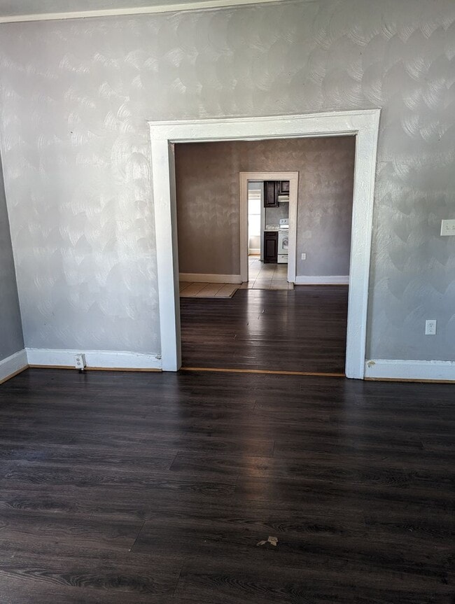 Building Photo - MOVE IN READY 4 Bedroom in the Heart of Po...