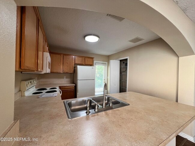 Building Photo - 714 Ginger Mill Dr