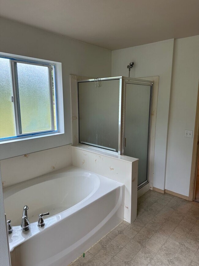 Building Photo - Charming 3 beds 2.5 bath house in Bothell!