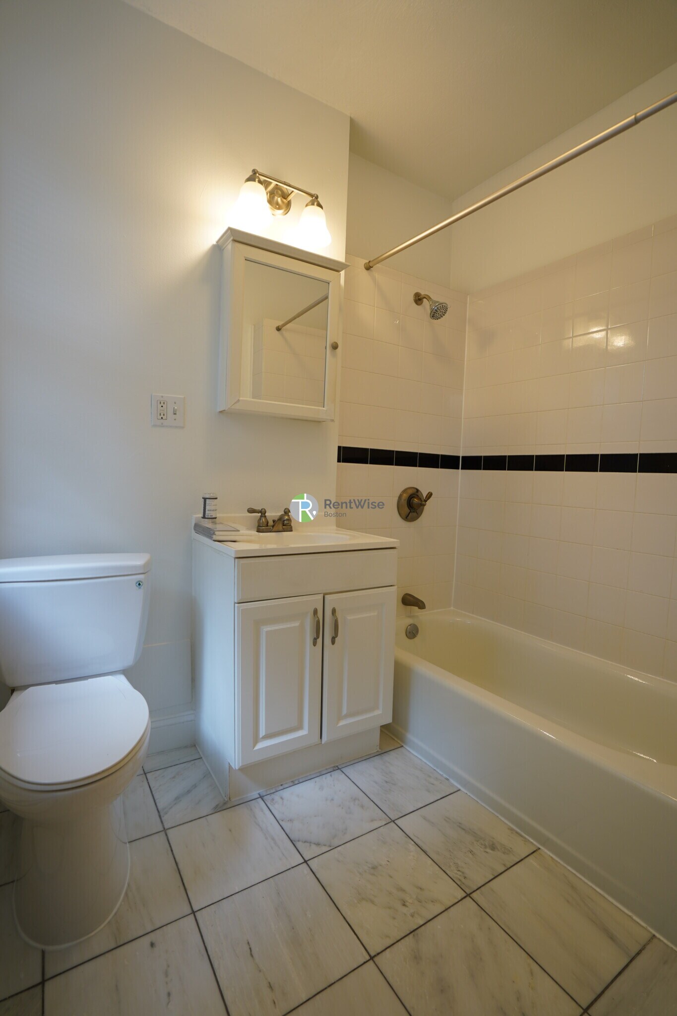 Building Photo - 74 Brainerd Rd