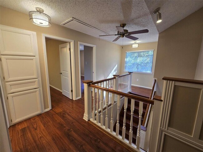 Building Photo - 604 Quail Creek Dr