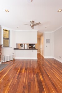 Building Photo - 209 E 25th St