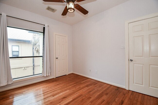Building Photo - 2431 Dorrington St