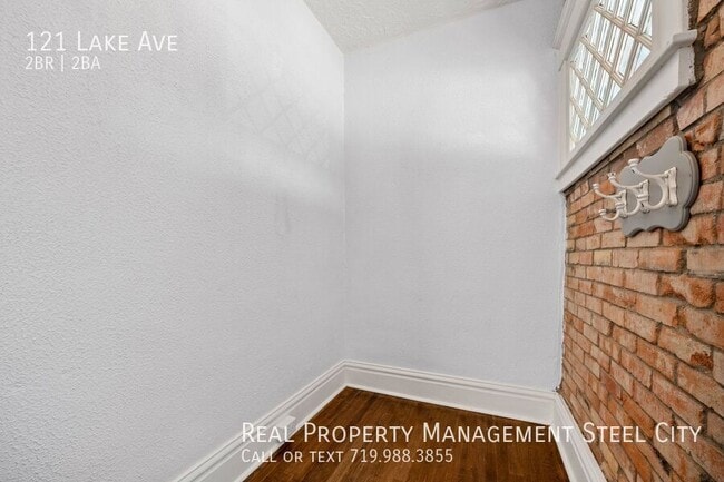 Building Photo - 121 Lake Ave