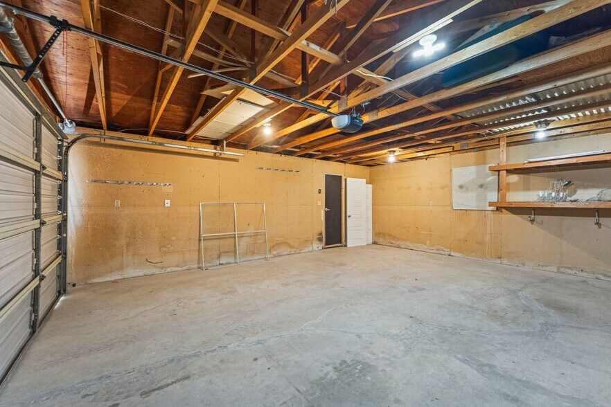 Building Photo - 2937 S 900 E