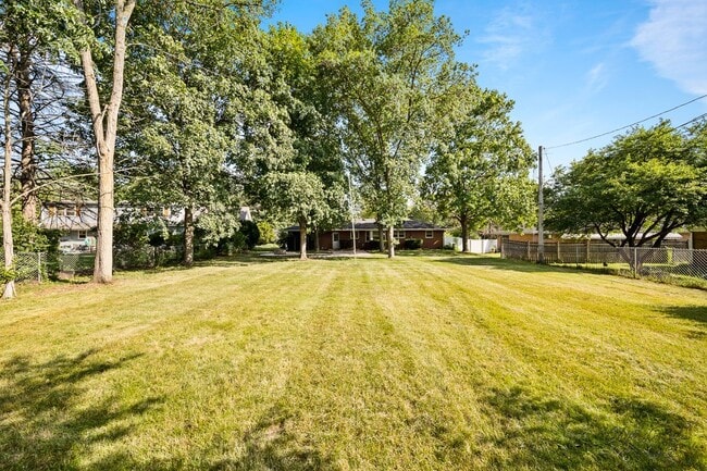 Building Photo - 4576 Pepper Dr