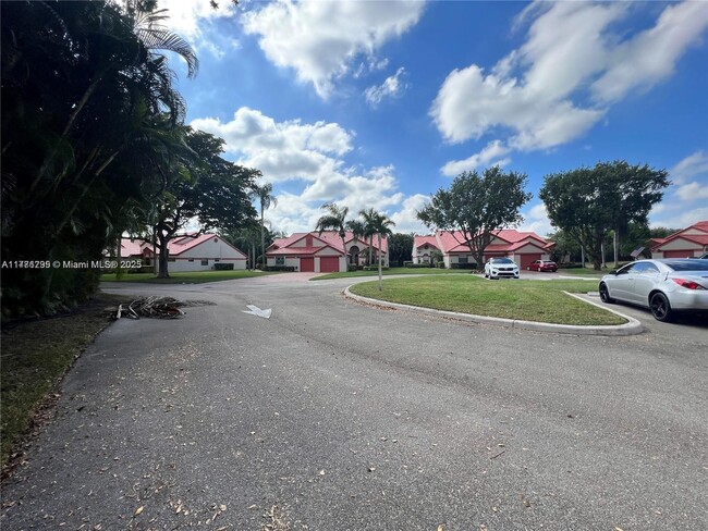 Building Photo - 7942 Lexington Club Blvd