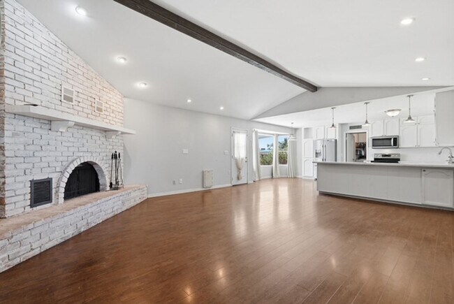 Building Photo - Mesa 4 Bed Single-Level Home • 2,044 Sq Ft • Oversized Yard • Stapley & McKellips