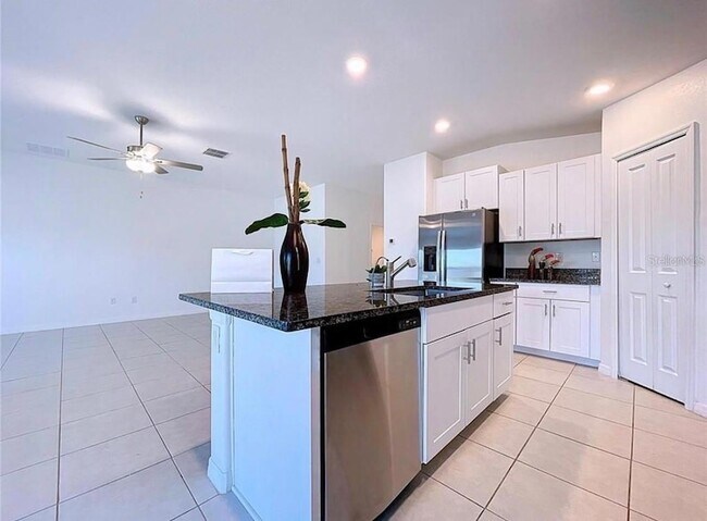 Building Photo - 6557 Bar S Bar Trl