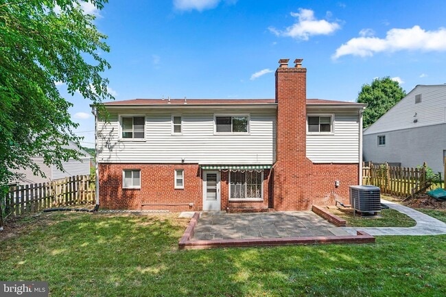 Building Photo - 9212 Chanute Dr