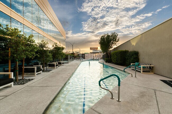 Building Photo - Luxury Furnished 2 Bed, 2 Bath Residence at The Martin with Strip & Mountain Views