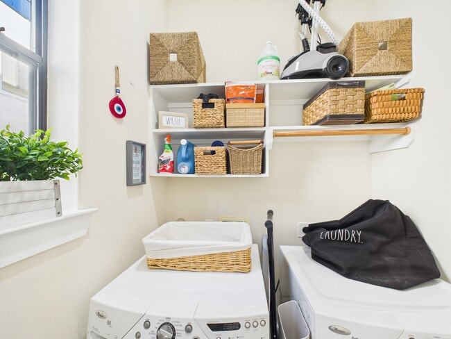 Building Photo - 1404 Spring St