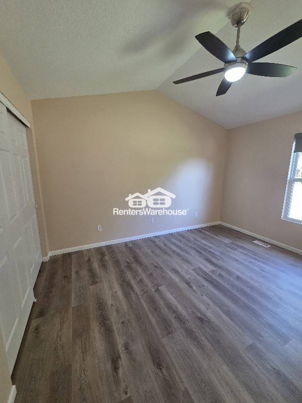 Building Photo - 2 Spring Hill Cir