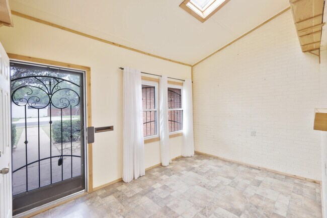 Building Photo - 3202 45th St