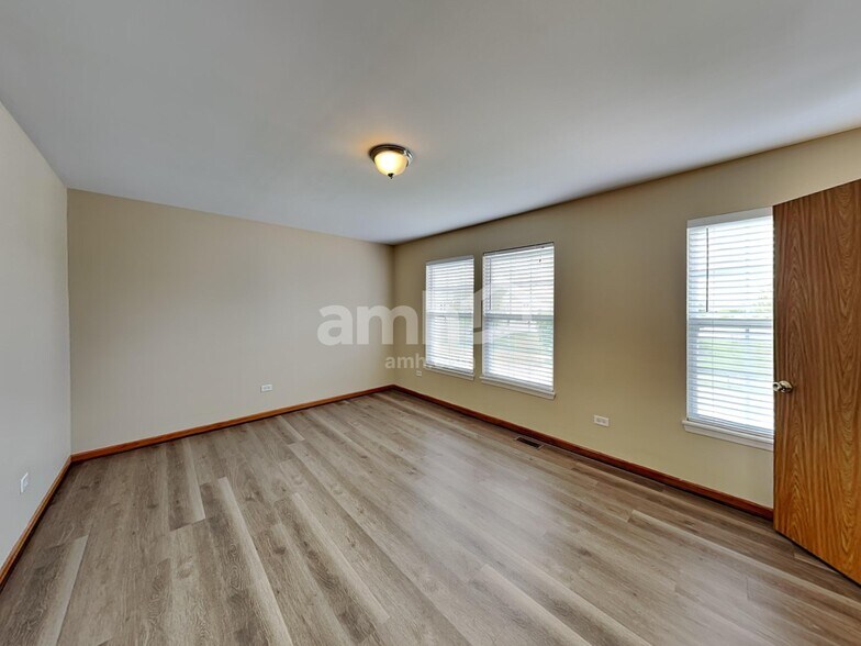 Building Photo - 25651 Barrow Rd