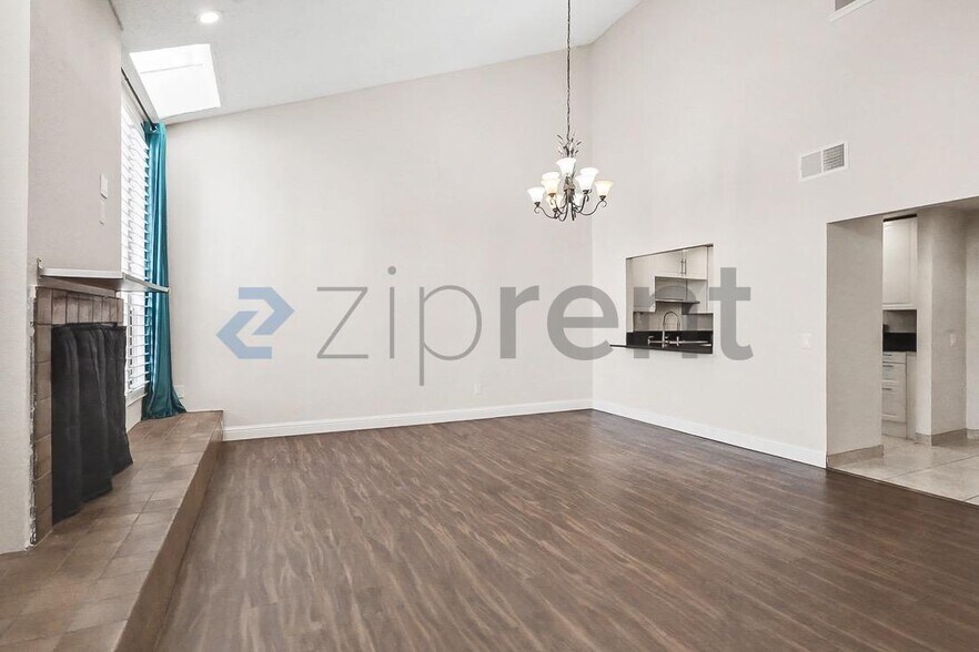 Building Photo - 1604 Hood Rd