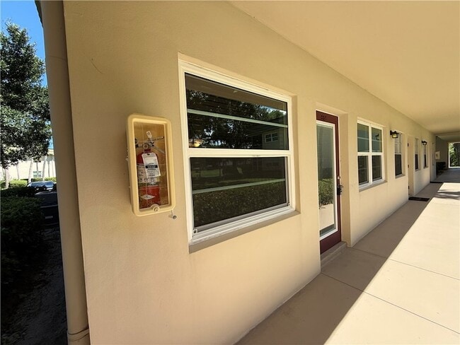Building Photo - 3 Vis Gdns Trl