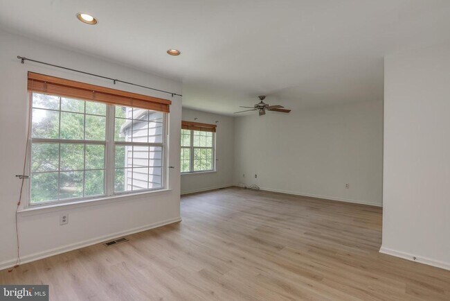 Building Photo - 20 Andover Cir