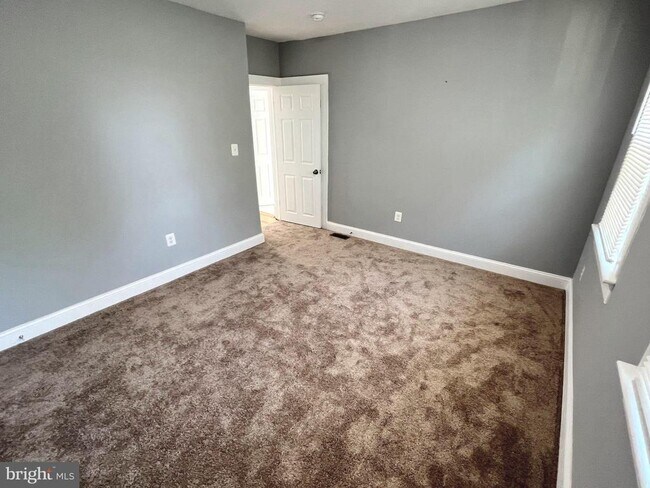 Building Photo - 3119 Harview Ave