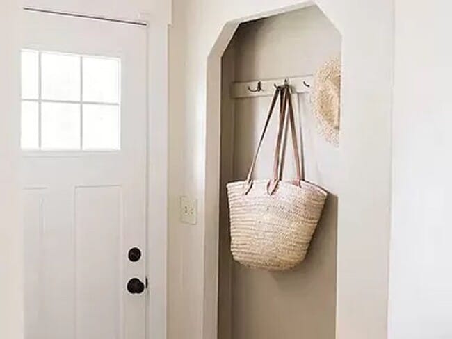 Building Photo - Adorable renovated cottage in University H...