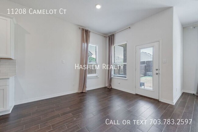 Building Photo - 11208 Camelot Ct