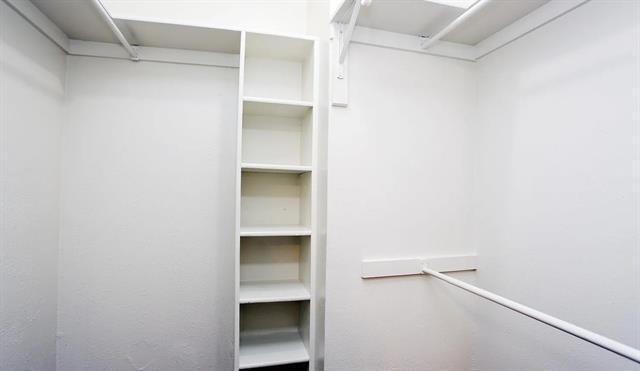 Building Photo - 9254 Forest Ln