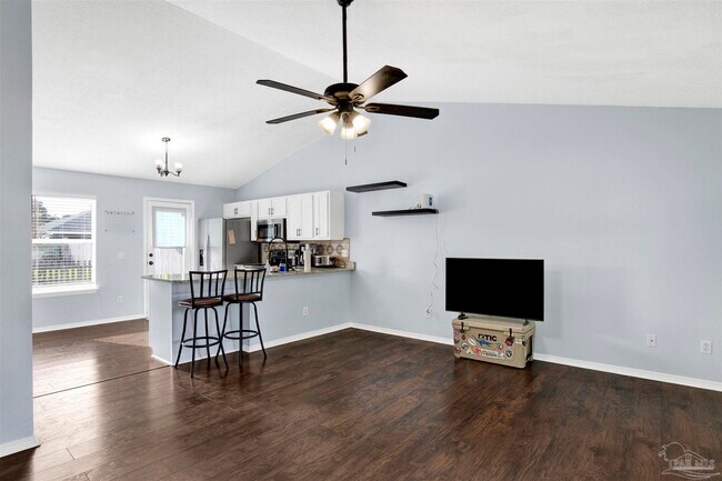 Building Photo - 165 Valdosta Ave