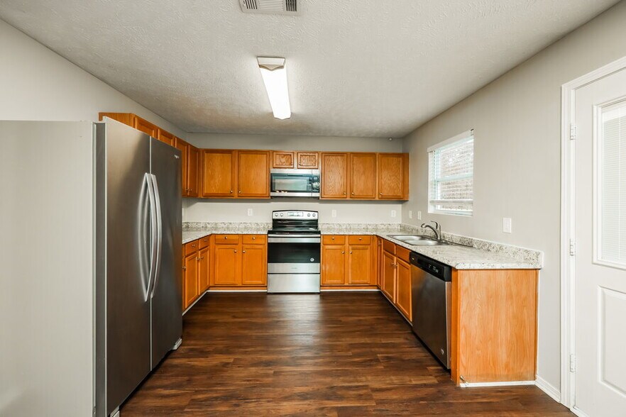 Building Photo - 5408 Skip Jack Dr