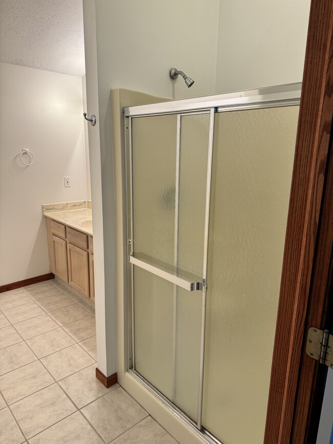 Building Photo - 5125 Echovale St NW