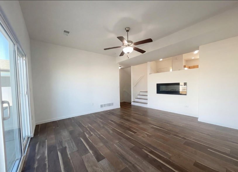 Building Photo - 444 Stonebrook Dr