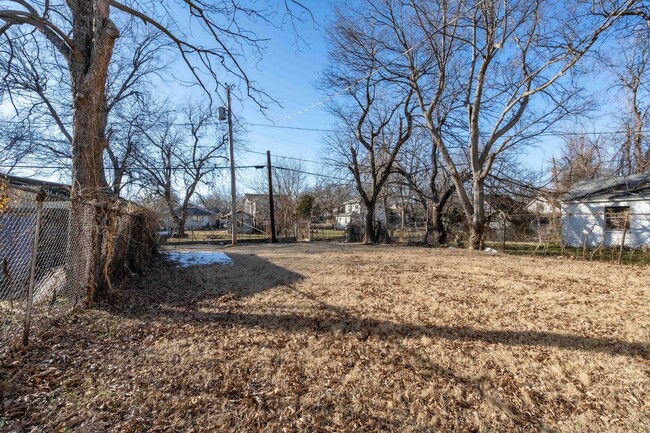 Building Photo - 3 Bed / 2 Bath Near Downtown Tulsa!