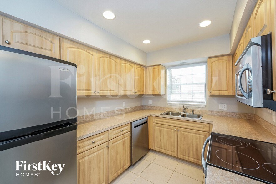 Building Photo - 21426 Glendale Ave