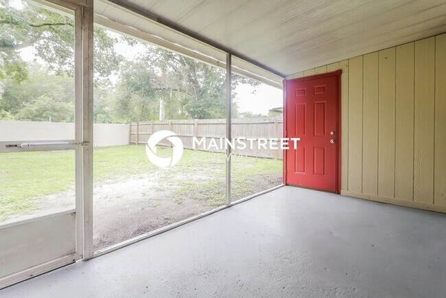 Building Photo - 3 Bedroom Pet-Friendly Home in Brandon, FL with Main Street Renewal