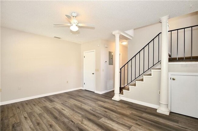 Building Photo - 702 S Summerlin Ave