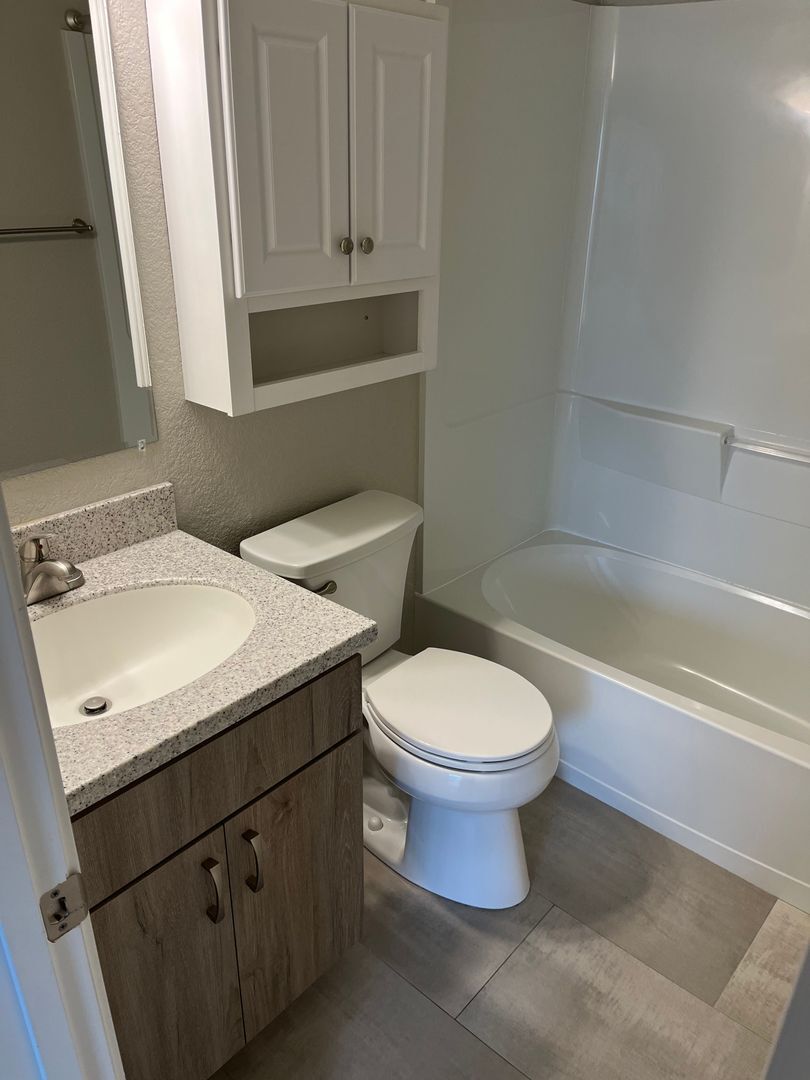 Building Photo - 1602 Garfield Ave