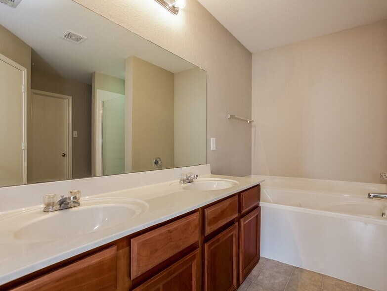 Building Photo - 4413 Corner Brook Ln