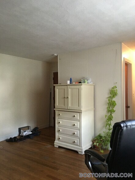 Building Photo - 10 Armington St