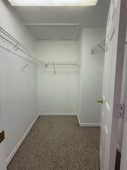 Building Photo - 2212 Garden Lake Dr