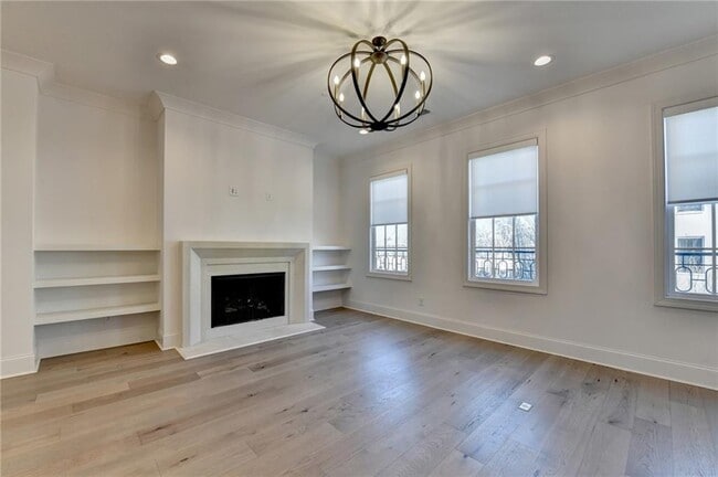 Building Photo - 435 Mayfair Ct