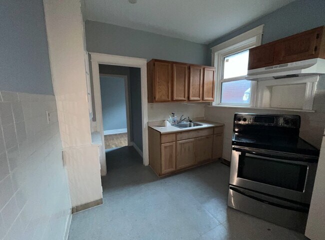 Building Photo - 6155 Sherry Ave