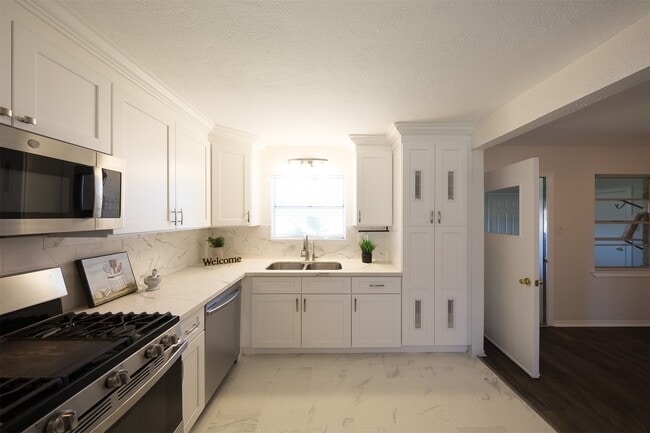 Building Photo - 7917 N Martin Luther King Ave